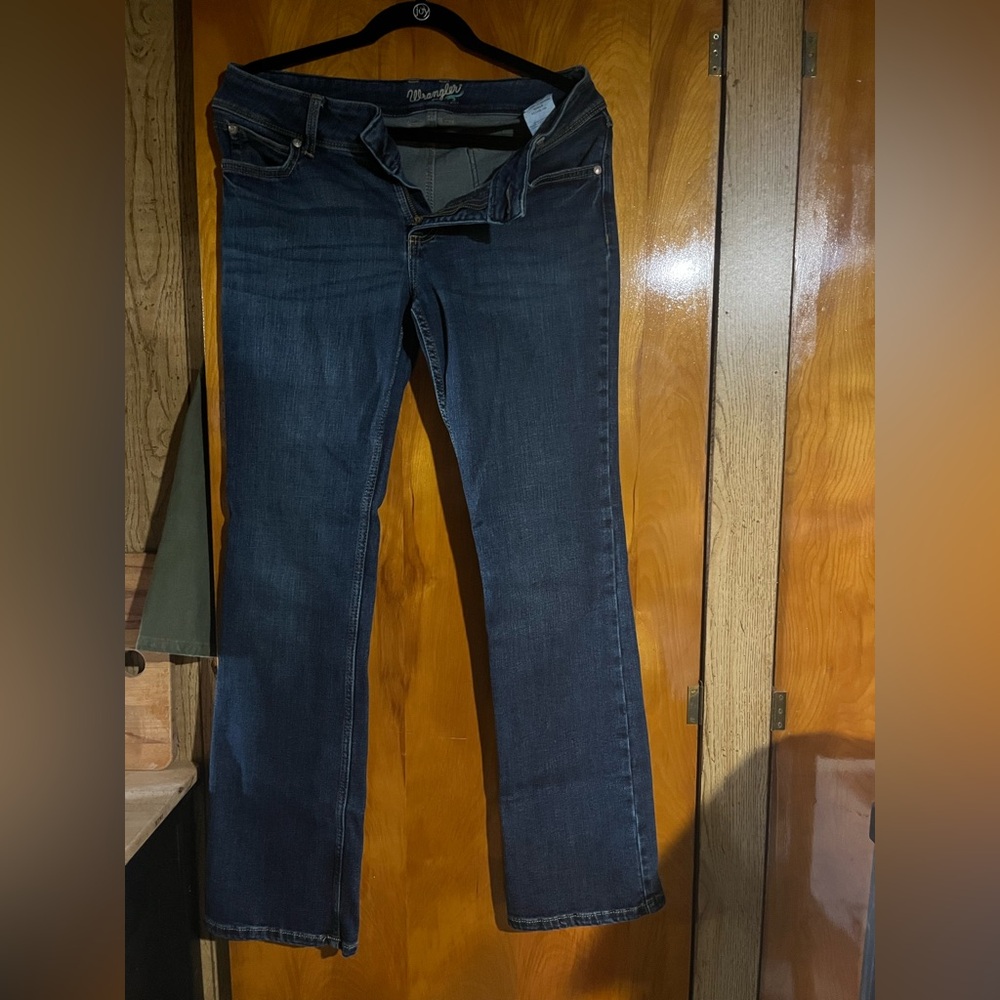 Women’s Wrangler retro Sadie dark wash jeans